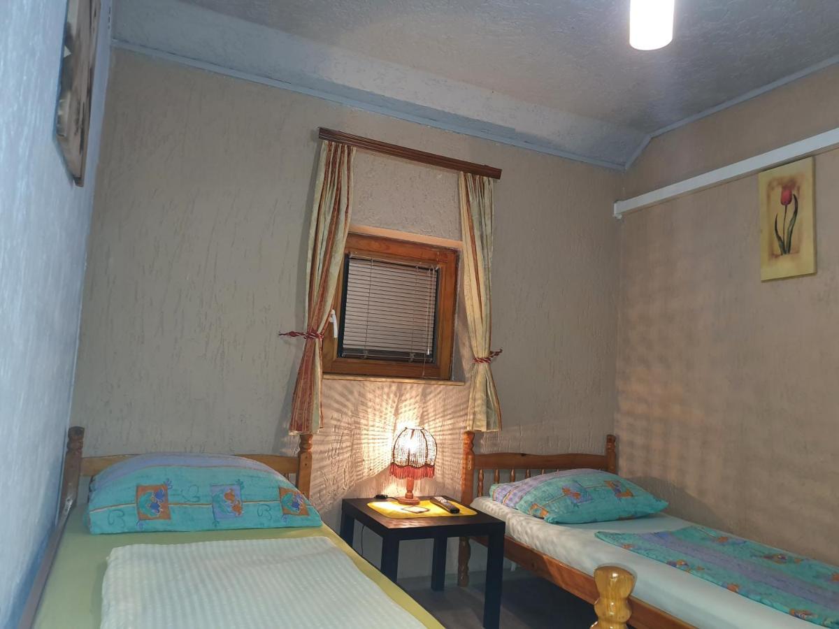 Hostel "Arco" Brčko Exteriör bild