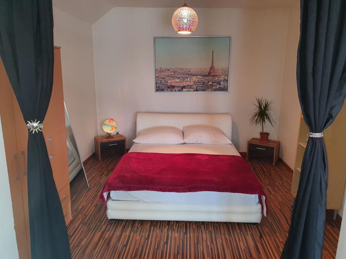 Hostel "Arco" Brčko Exteriör bild